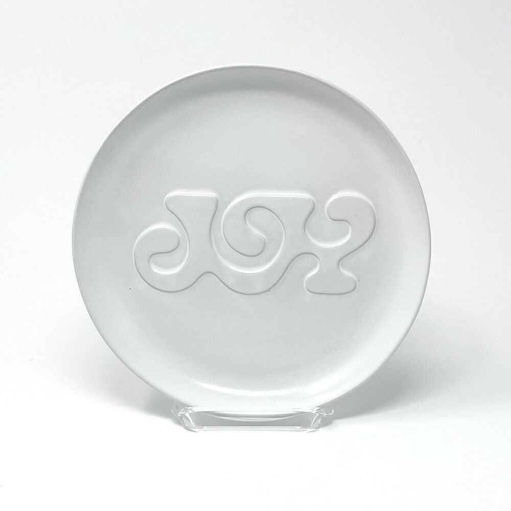 Crate & Barrel JOY White Ceramic Salad Side Plate Lucia Eames 8.25" NWT